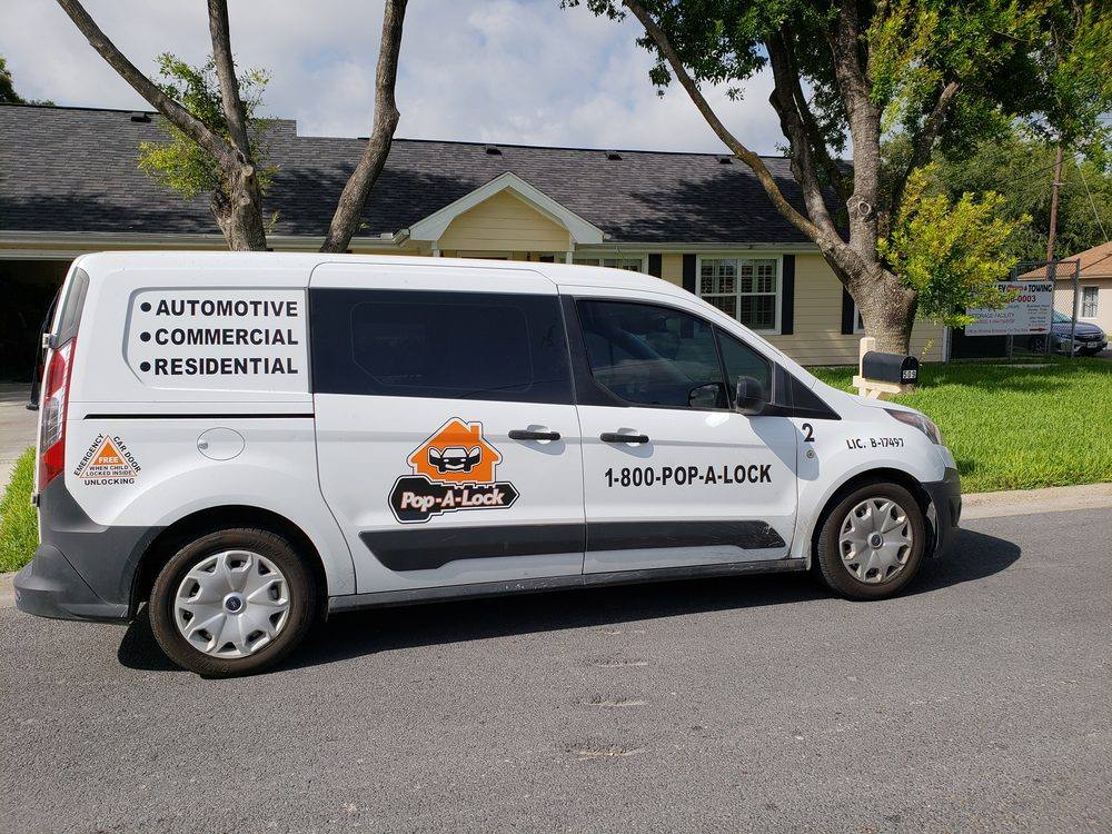 All Valley Pop-A-Lock service vehicle